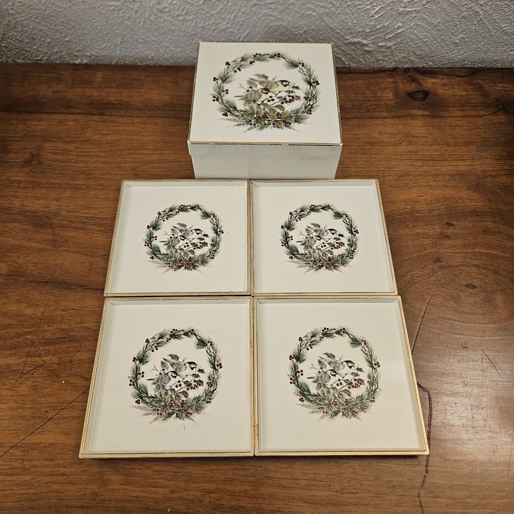Otagiri Lacquerware Coaster Set Of 4 Square Box Bird Sitting on Wreath Christmas